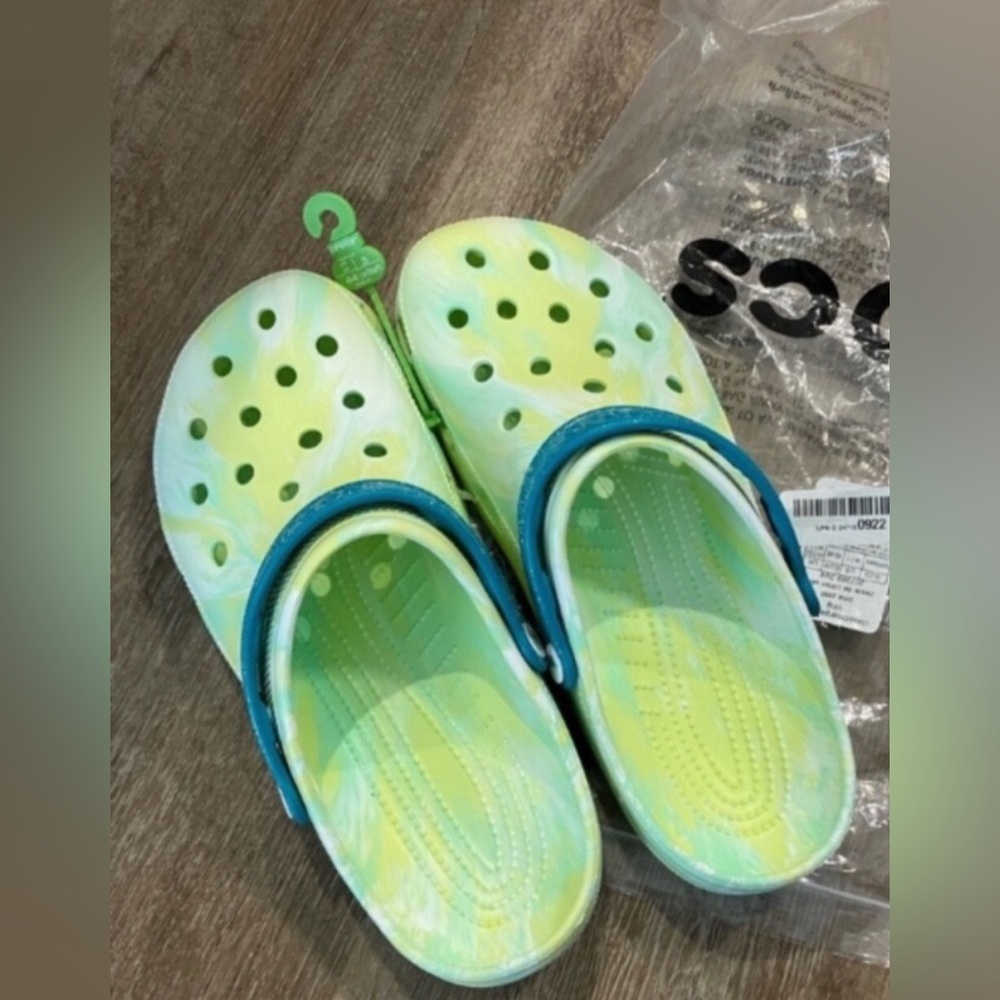 Crocs Margaritaville NWT 13